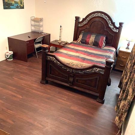 Homestayyy Далас Екстериор снимка
